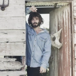 angus_stone