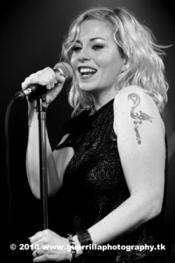 anneke_van_giersbergen