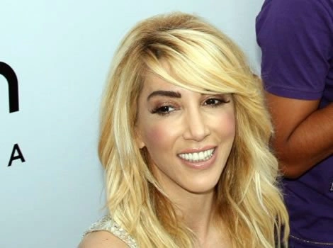 hande_yener