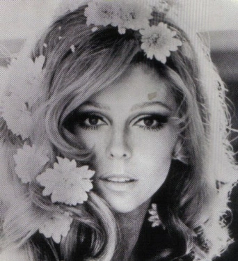 nancy_sinatra