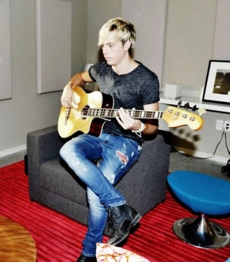 riker_lynch