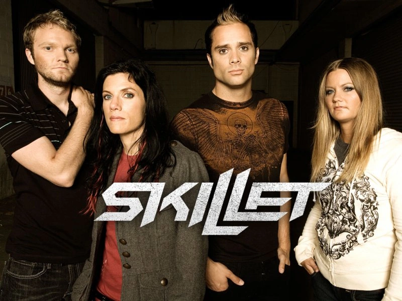 http://www.tekstowo.pl/zdjecie_wykonawcy,skillet,c2tpbGxldF8yXzE4MzVjYTBkXzg5NTgx_800_600_.jpg