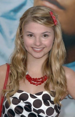 stefanie_scott